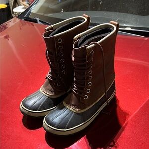 Women’s Sorel Premium Leather Waterproof Boots (Size 8)